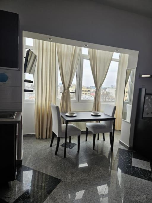 Nice Studio In The Heart Of City Bucharest Exterior photo